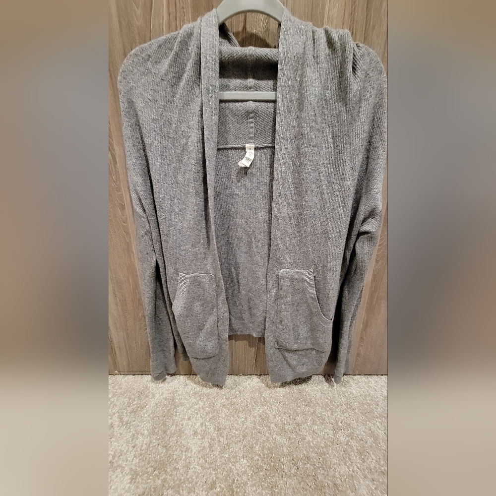Lululemon Cabin Yogi Reversible Wrap Sweater Gray Size 2